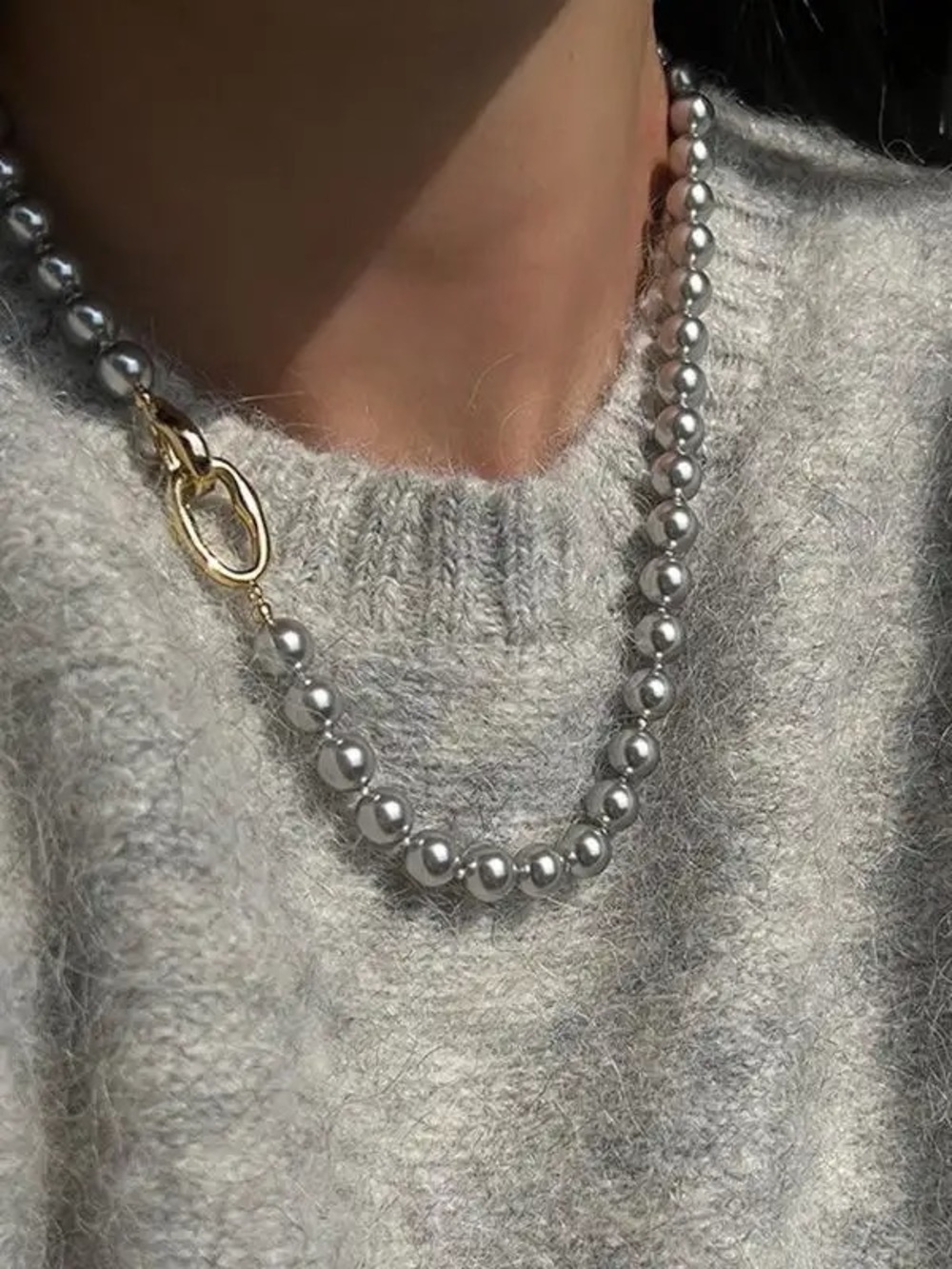 NWT Imitation Grey Pearl Necklace - Picture 2 of 4
